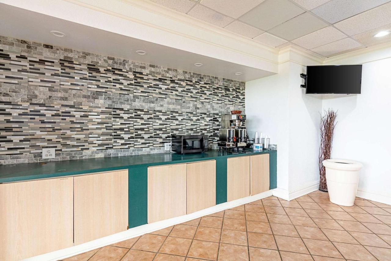 Rodeway Inn Huntsville Extérieur photo