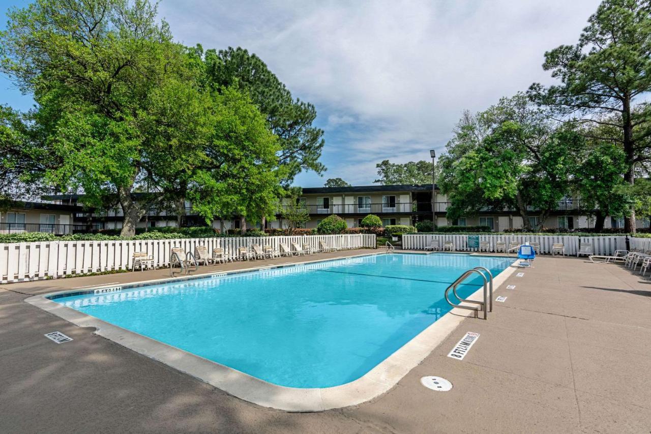 Rodeway Inn Huntsville Extérieur photo